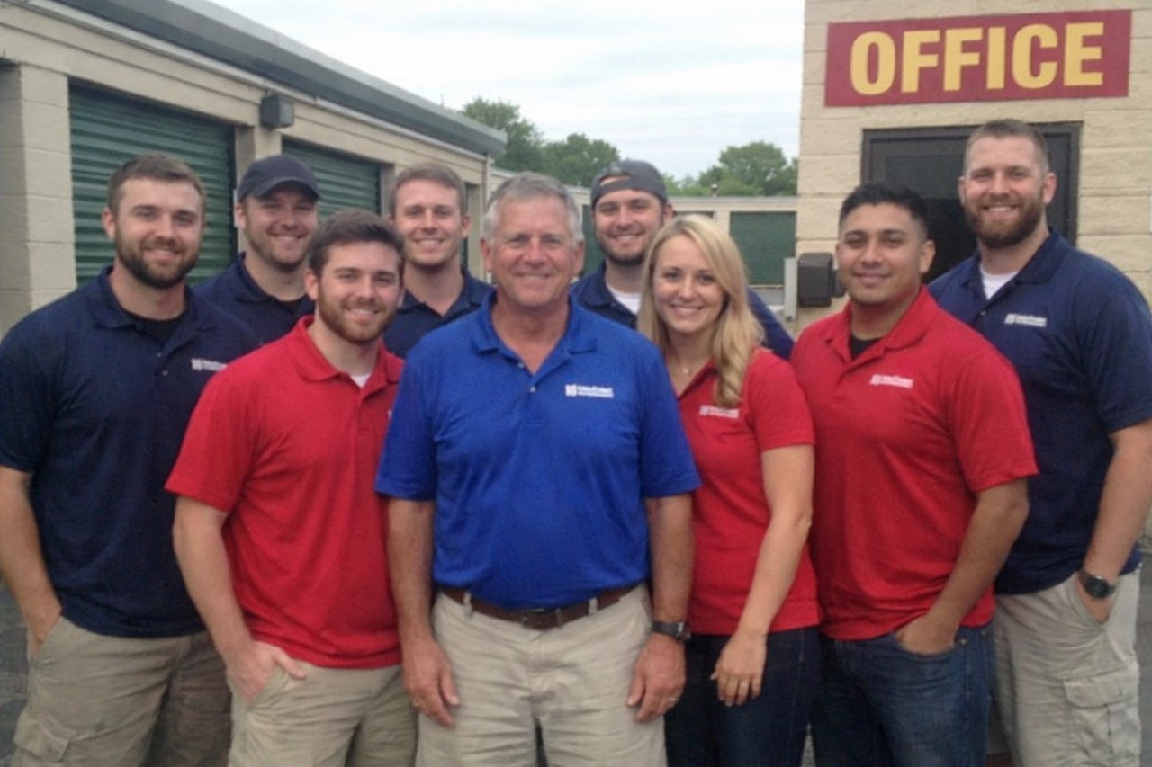 Water damage restoration professionals in Kendale Lakes, FL